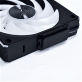 Вентилятор Lian Li UNI FAN CL WIRELESS 120 / 12CL1W1B BLACK / 120x124x28мм (PWM, ARGB, 2150 об/мин (Max.), 29,8dBa) / G99.12CL1W1B.R0
